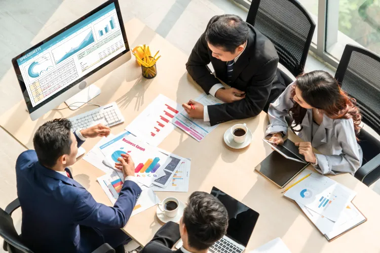 Build an effective and realistic Vietnam market entry strategy.