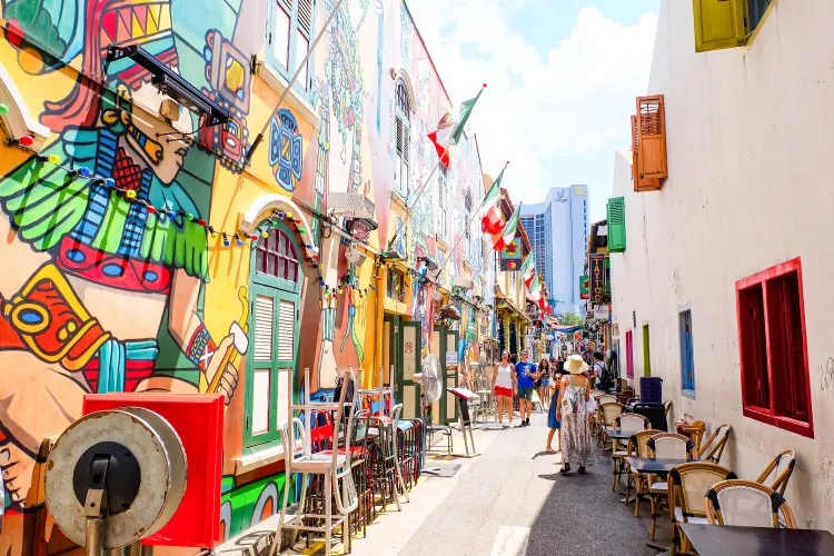 Gain insight into the central business district in Singapore Gain insight into the central business district in Singapore