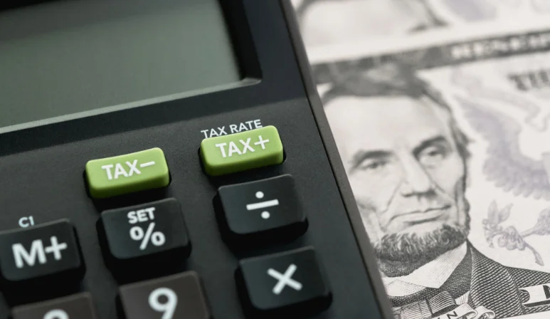 Illinois corporate income tax returns are generally due on April 15th