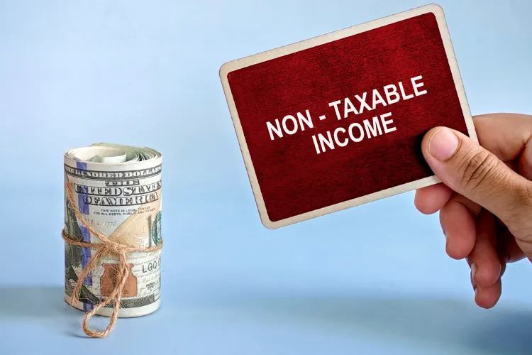 Differentiate between taxable and non-taxable income tax in Singapore