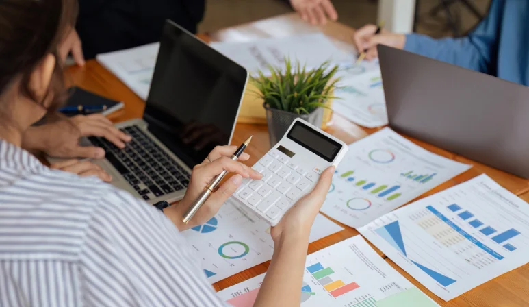 Pick a Chicago small business accountant based on experience, credentials, and affordable, tailored service.