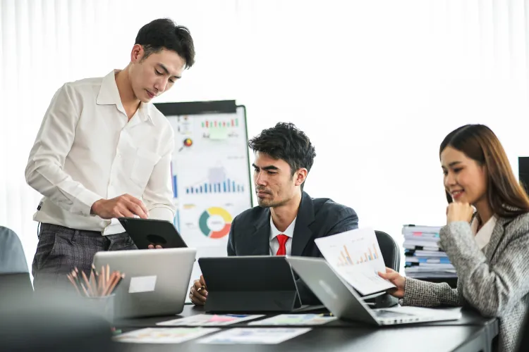 The Growth of Singapore-Based IT Companies The Growth of Singapore-Based IT Companies